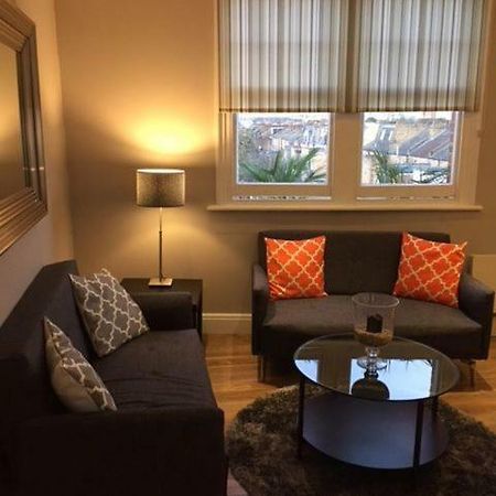 Stunning 2 Bed Flat Shepherds Bush Lägenhet London Exteriör bild